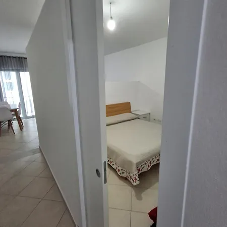 Kleno Seaside Apartman Margjonaj